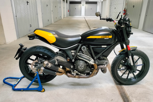 Ducati scrambler 800 cc