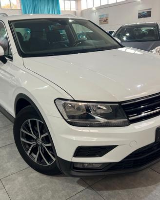 Volkswagen Tiguan 1.6 116 CV - Business Technology