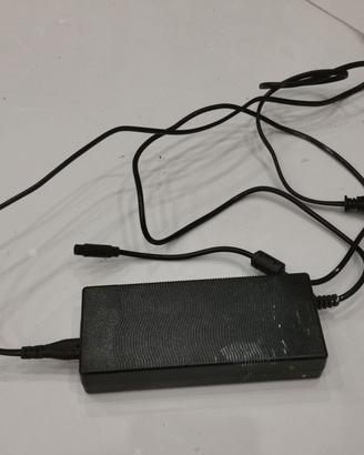 Caricabatterie monopattino elettrico/bicicletta 