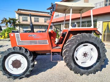 Trattore agricolo Fiat 780DT