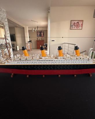 LEGO Titanic 10294 – Completo, già montato, perfet