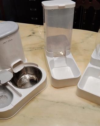 Dispenser per acqua e cibo