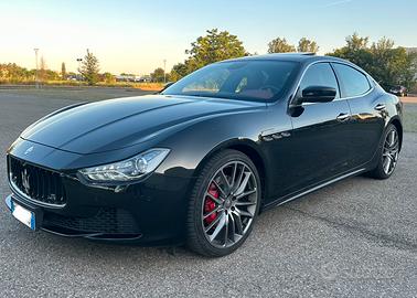 Maserati Ghibli 3.0 v6 diesel 275 Gransport
