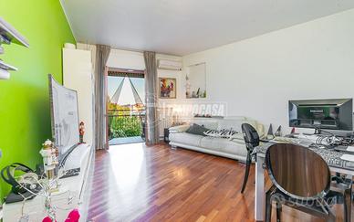 3 LOCALI PIANO ALTO CON POSSIBILITà BOX