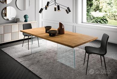 Tavolo Legno con gambe in vetro