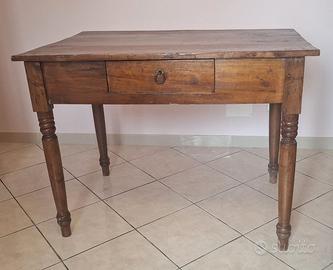 Tavolo fine '800
