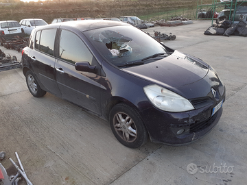Renault Clio 1.2 benz 16 v 07 Ricambi