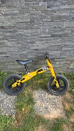 Bicicletta senza pedali