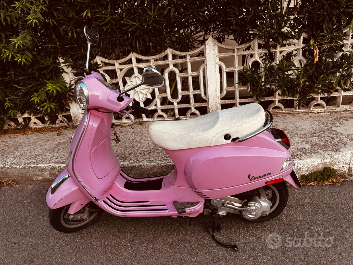 Lx 125 Piaggio Vespa Rosa Vespa Rosa Vendita In Moto E Scooter
