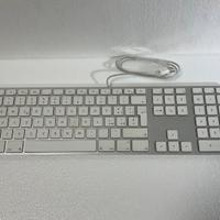 Apple Tastiera italiana con filo modello A1243
