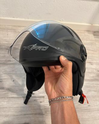 Casco nuovo mai utilizzato nemmeno una volta