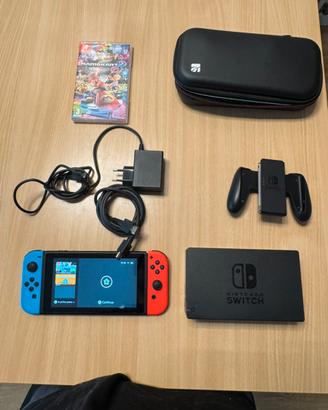 Nintendo Switch + Mario Kart 8 Deluxe + Accessori