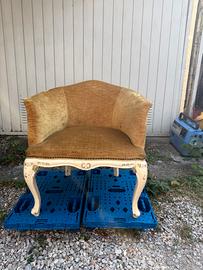 Poltroncina stile Chippendale