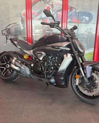 DUCATI XDiavel V4 BLACK LAVA