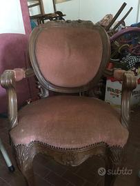 Poltrona antica in legno massello