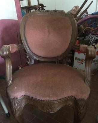 Poltrona antica in legno massello