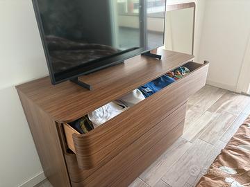 Cassettiera e specchio