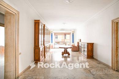 TRILOCALE DA RISTRUTTURARE CON TERRAZZO