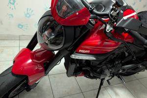 Ducati Monster 937+ del 2022