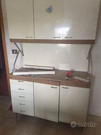 Mobile cucina in formica