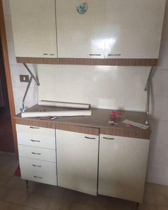 Mobile cucina in formica