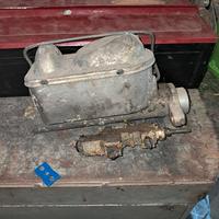  pompa freni  fari jeep cerooke prima serie