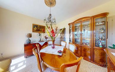 LUMINOSO QUADRILOCALE IN ZONA SEMICENTRALE