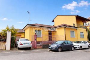 VILLA LIBERA SU TRE LATI CON GIARDINO PRIVATO E BO