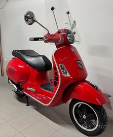 Vespa 300 GTS Super i.e.