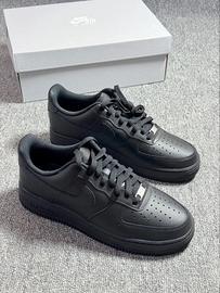 Nike Air Force 1 Low '07 nere EU36