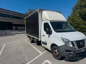 Nissan nv 400