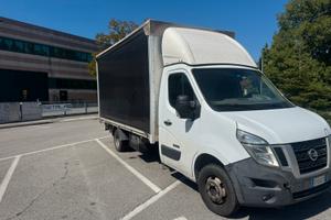 Nissan nv 400