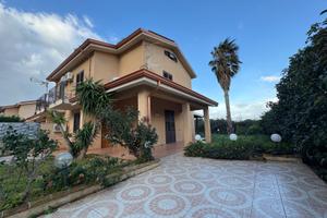 Carino villa a 250mt dal mare