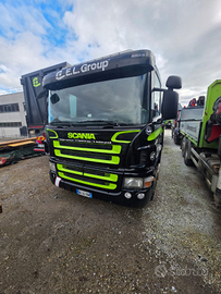 Scania carrellone con gru