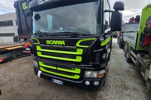 Scania carrellone con gru