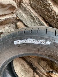 Gomme 205/65r16