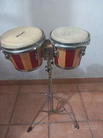 bonghetti di legno con treppiedi