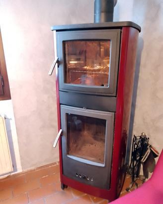 Stufa a legna Piazzetta Savina bordò con forno