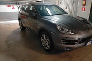 PORSCHE CAYENNE DIESEL 2011