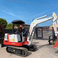 E141 Mini escavatore 24 q Takeuchi TB25