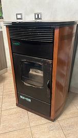 Stufa nocciolino/pellet Ungaro Baby Maya 24 kw