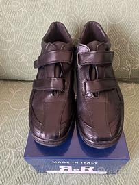 Scarpe in vera pelle colore nero numero 42 nuove
