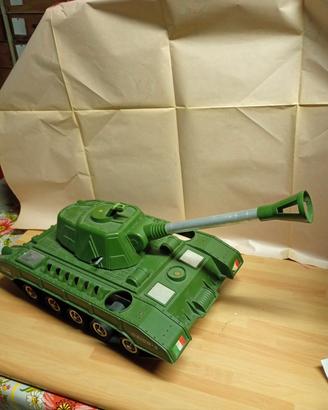 carro armato in plastica