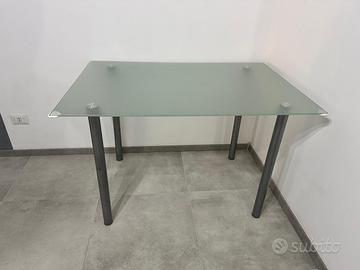Tavolo in vetro