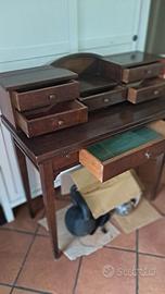 Mobile scivania color noce scuro