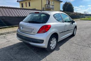 PEUGEOT 207 1.4 benz
