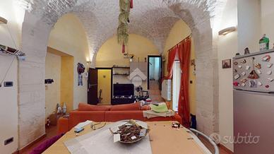 2 LOCALI A MARTINA FRANCA