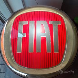Insegna luminosa Fiat