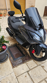 Kymco nero e blu metallizzato