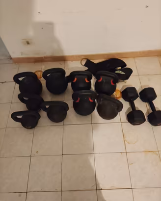 kettlebell e manubri